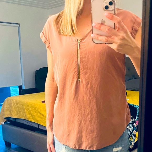 Express cap sleeve rust colored top - Picture 3 of 3